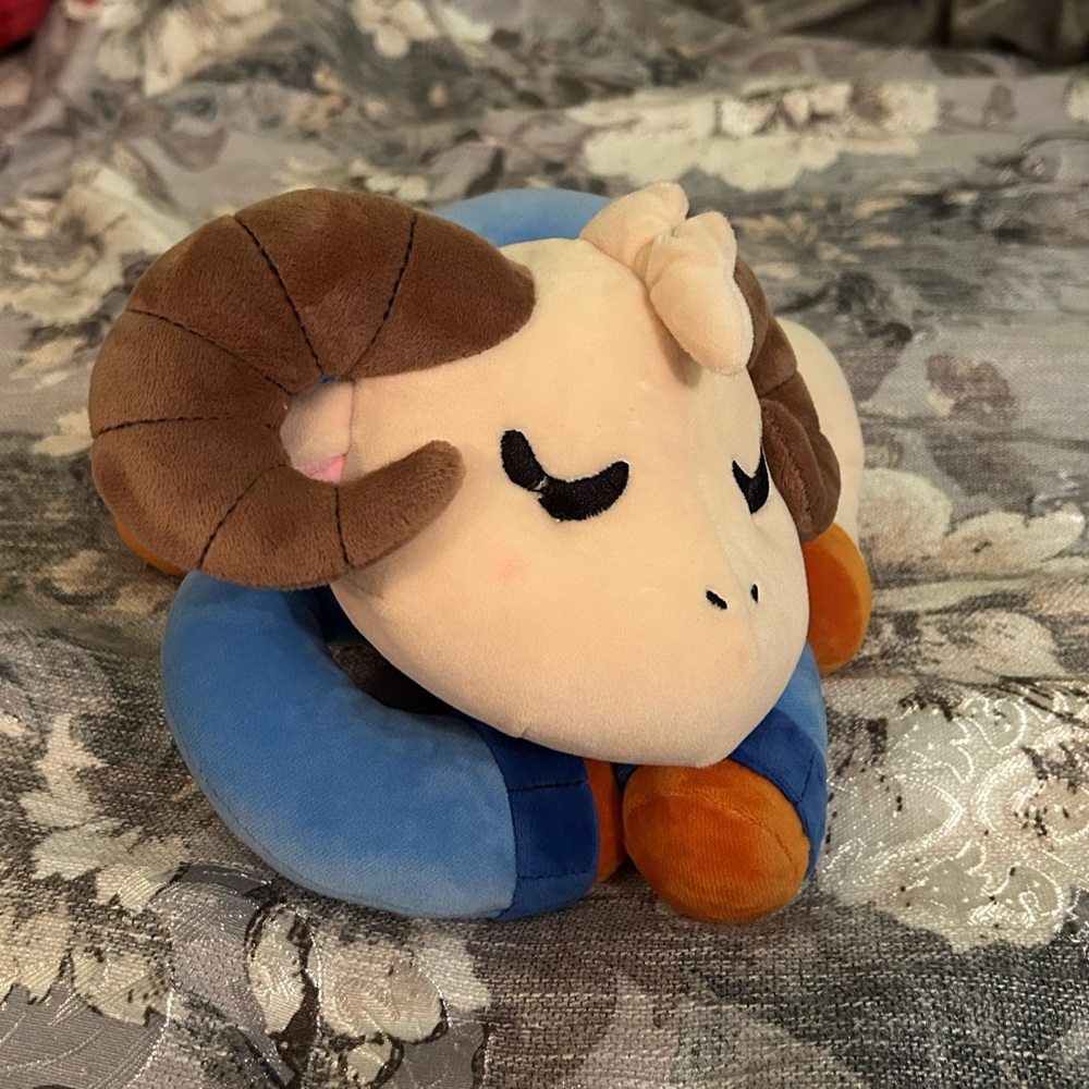 Sleepy time Rammie plush
Jschlatt - Picture 3 of 5